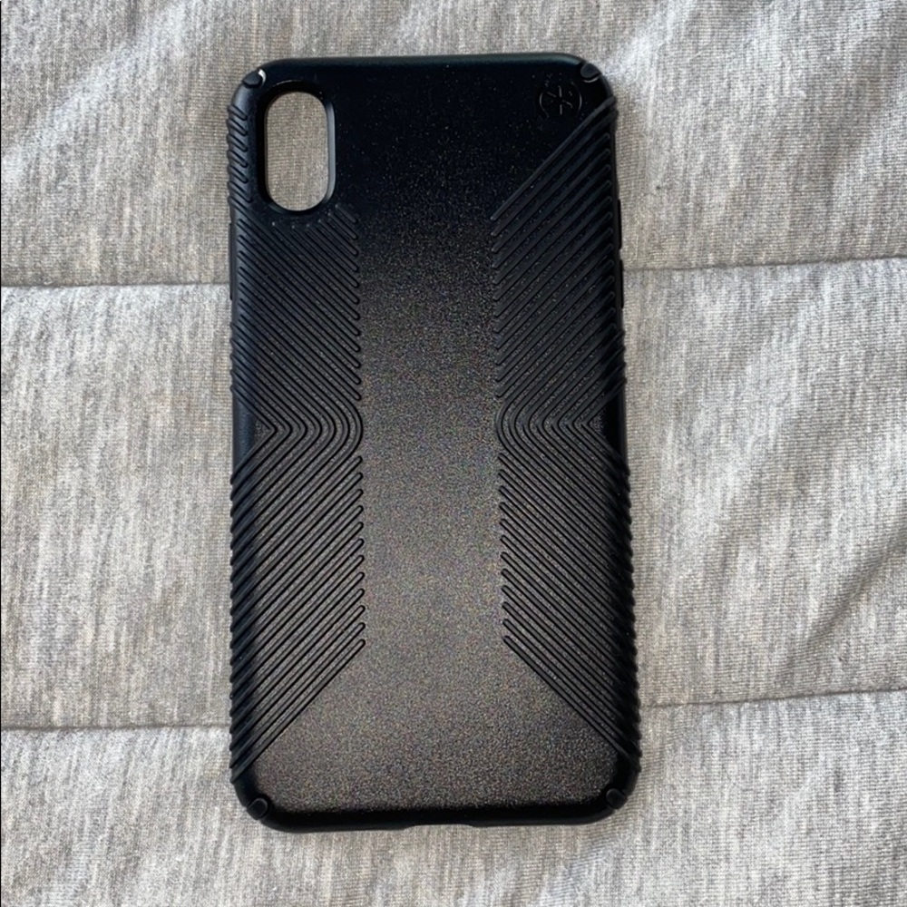 Black iPhone XS Max Speck case